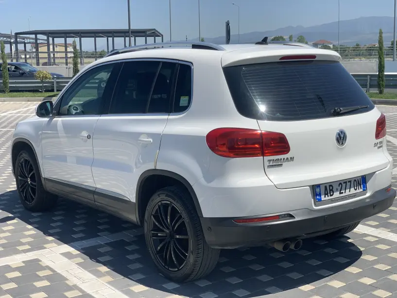 Alquila un coche en Tirana