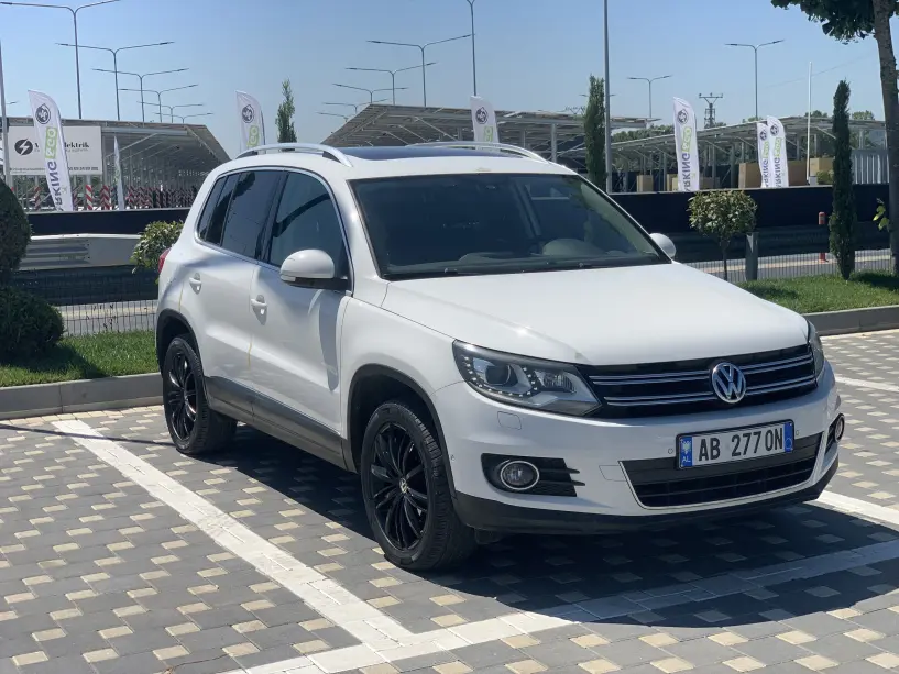 Alquila un coche en Tirana