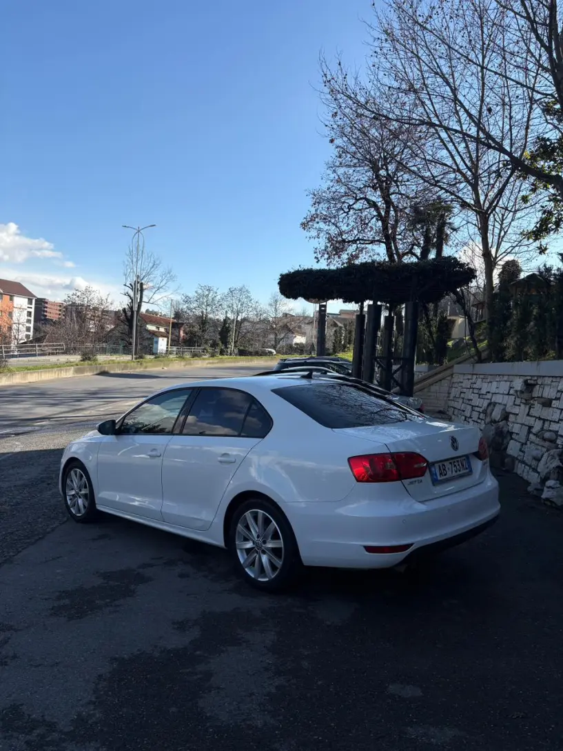 Rent a car in Tirana