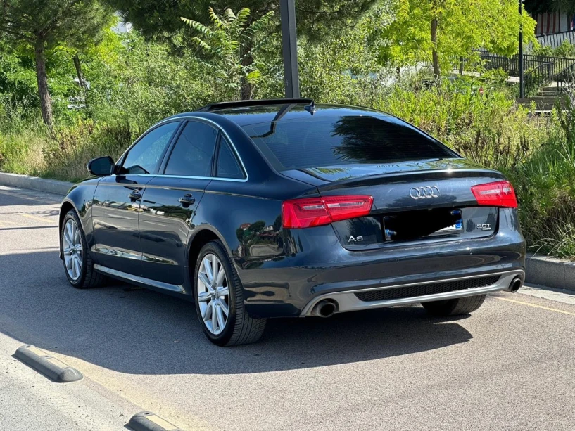 Noleggia un'auto a Tirana