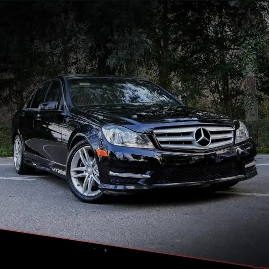 Louer une Mercedes-Benz C 300 de l'année 2012 à Tirana