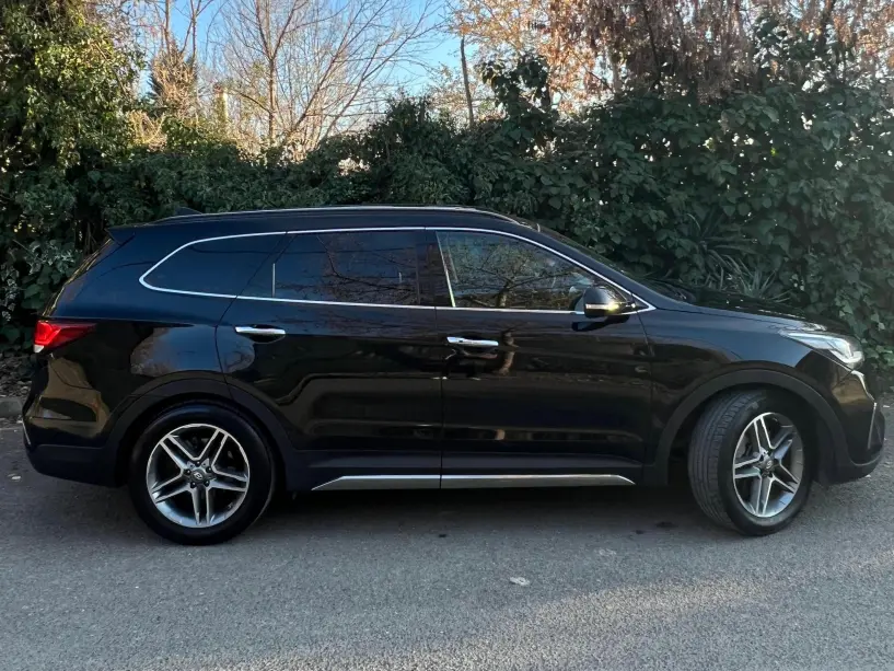 Noleggia un'auto a Tirana