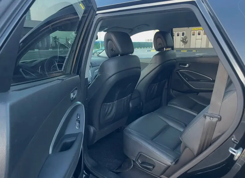 Noleggia un'auto a Tirana