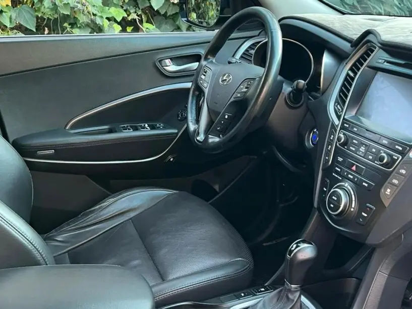 Noleggia un'auto a Tirana