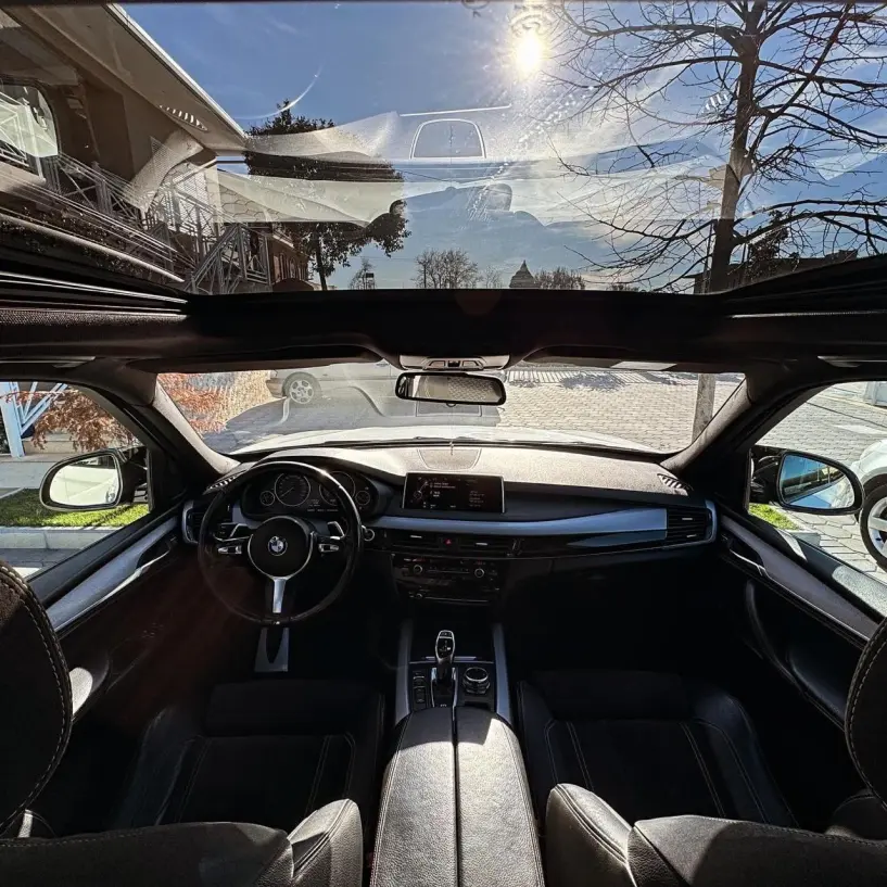 Merrni me qira një makinë në Tirana