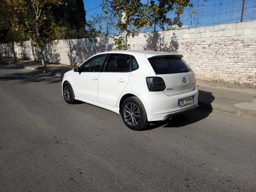 Noleggia un'auto a Durrës