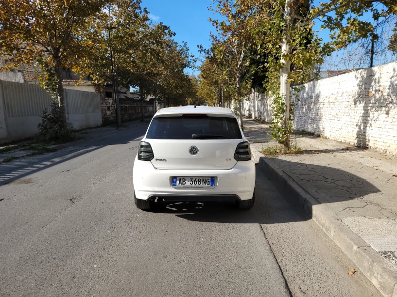 Noleggia un'auto a Durrës