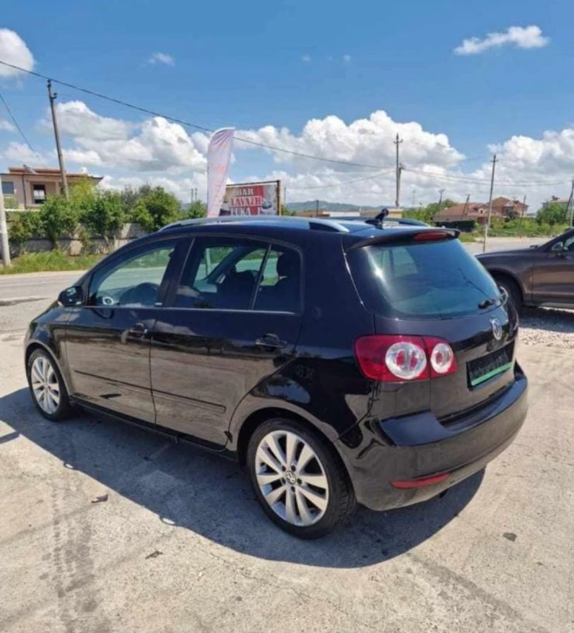 Alquila un coche en Tirana