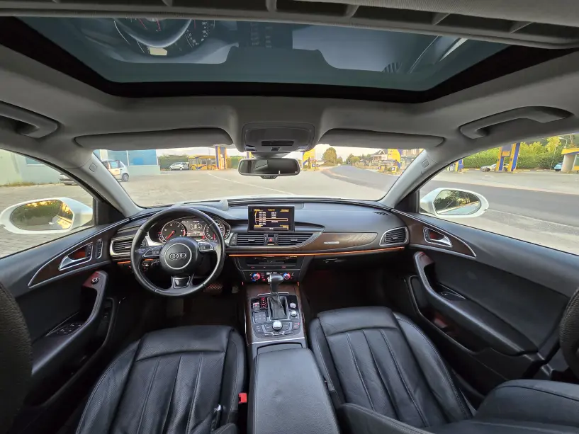 Noleggia un'auto a Tirana