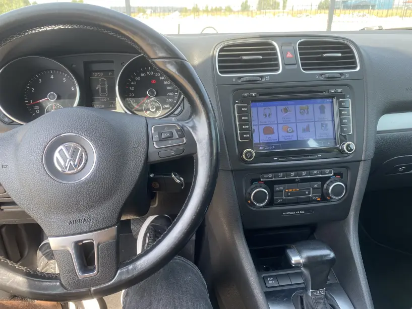 Noleggia un'auto a Tirana