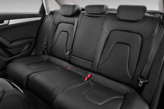 Wynajmij Mercedes-Benz 220 z 2016 roku w Tirana