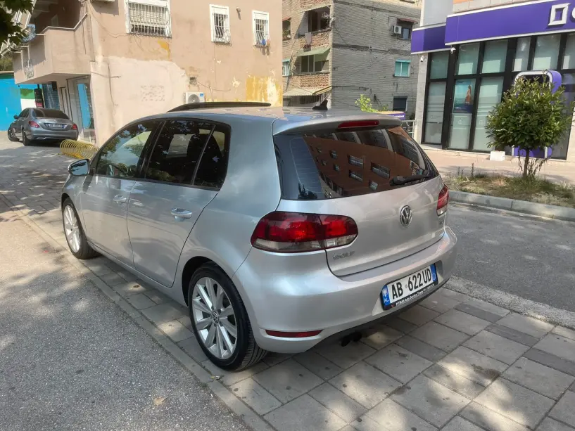 Rent a car in Tirana