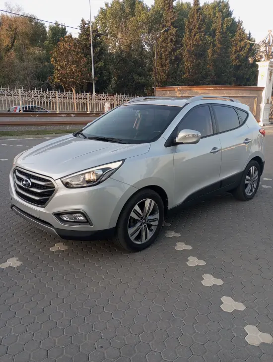 Rent a 2015 Hyundai Tucson in Durrës