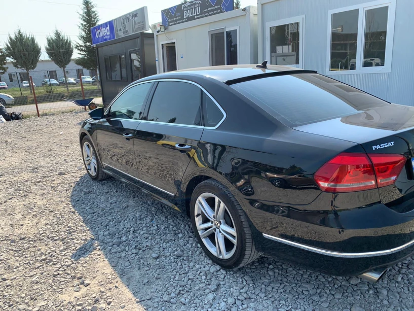 Alquila un coche en Tirana