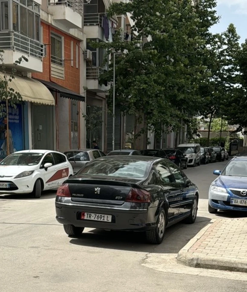 Louer une voiture à Tirana