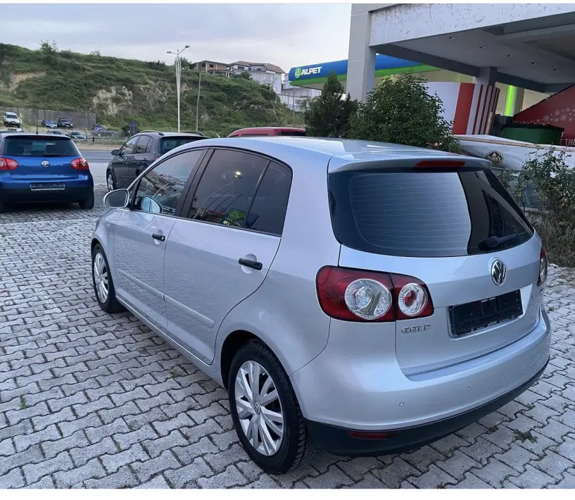Rent a car in Tirana