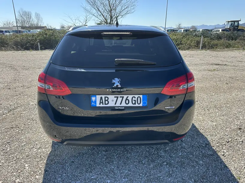 Rent a car in Tirana