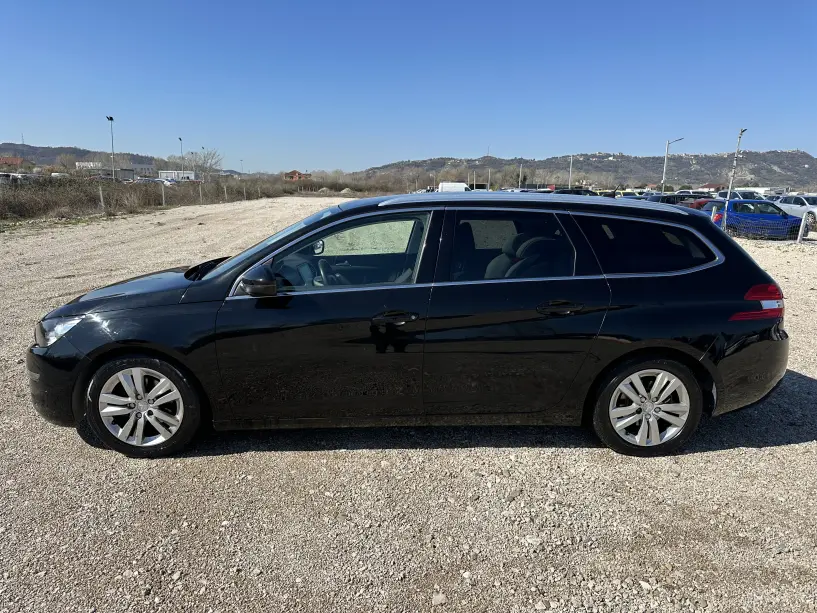 Rent a car in Tirana