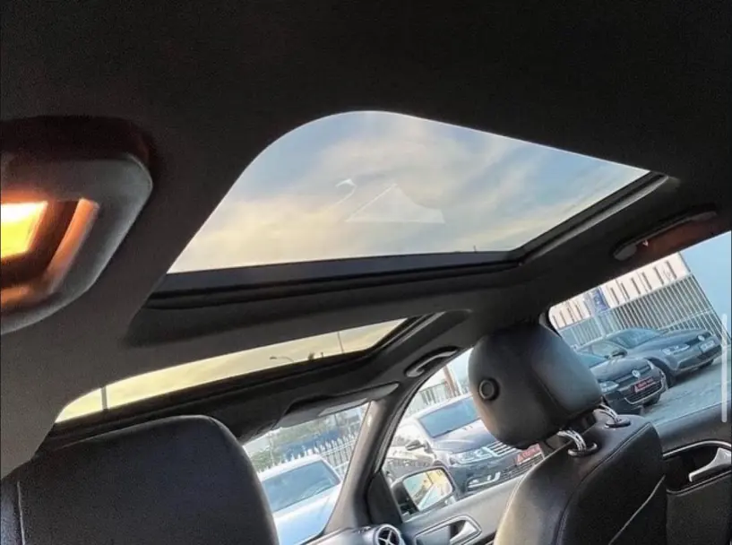 Alquila un coche en Tirana