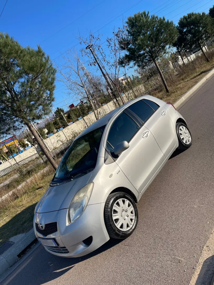 Wynajmij samochód w Tirana