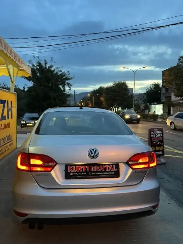 Louer une voiture à Shkodër