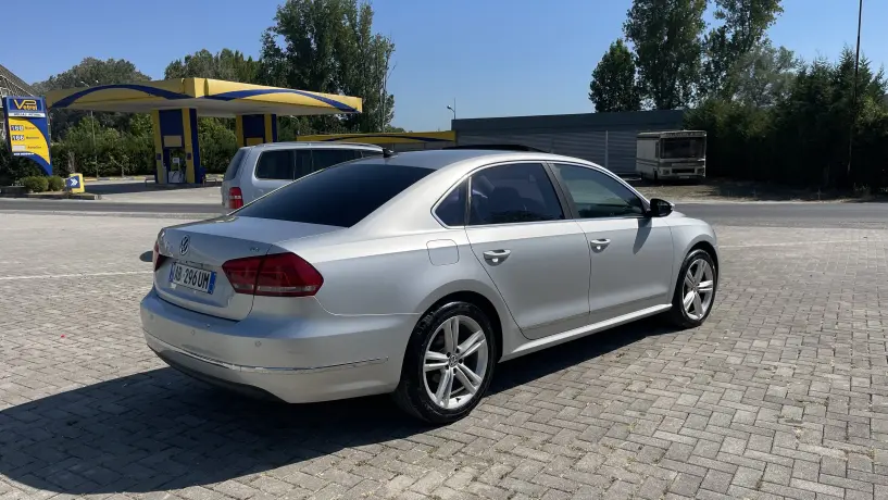 Louer une voiture à Tirana