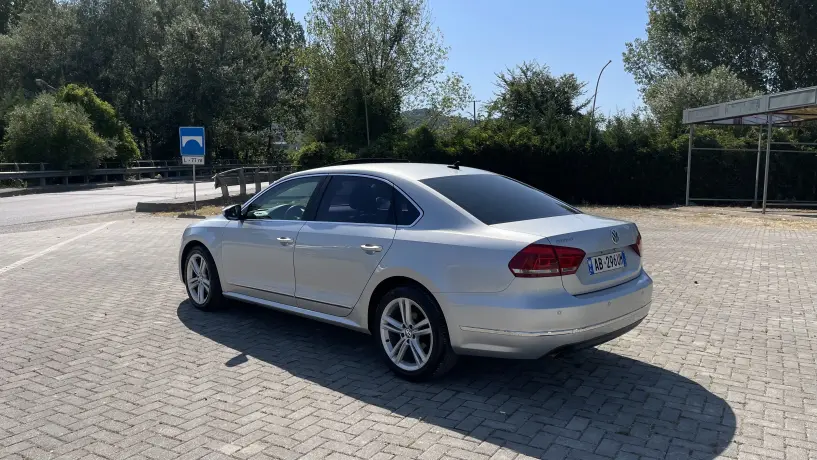 Louer une voiture à Tirana