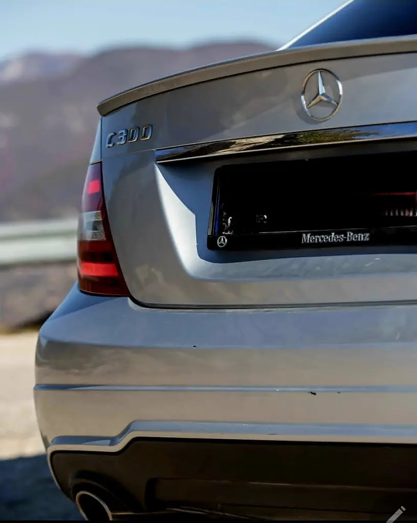 Wynajmij samochód w Tirana