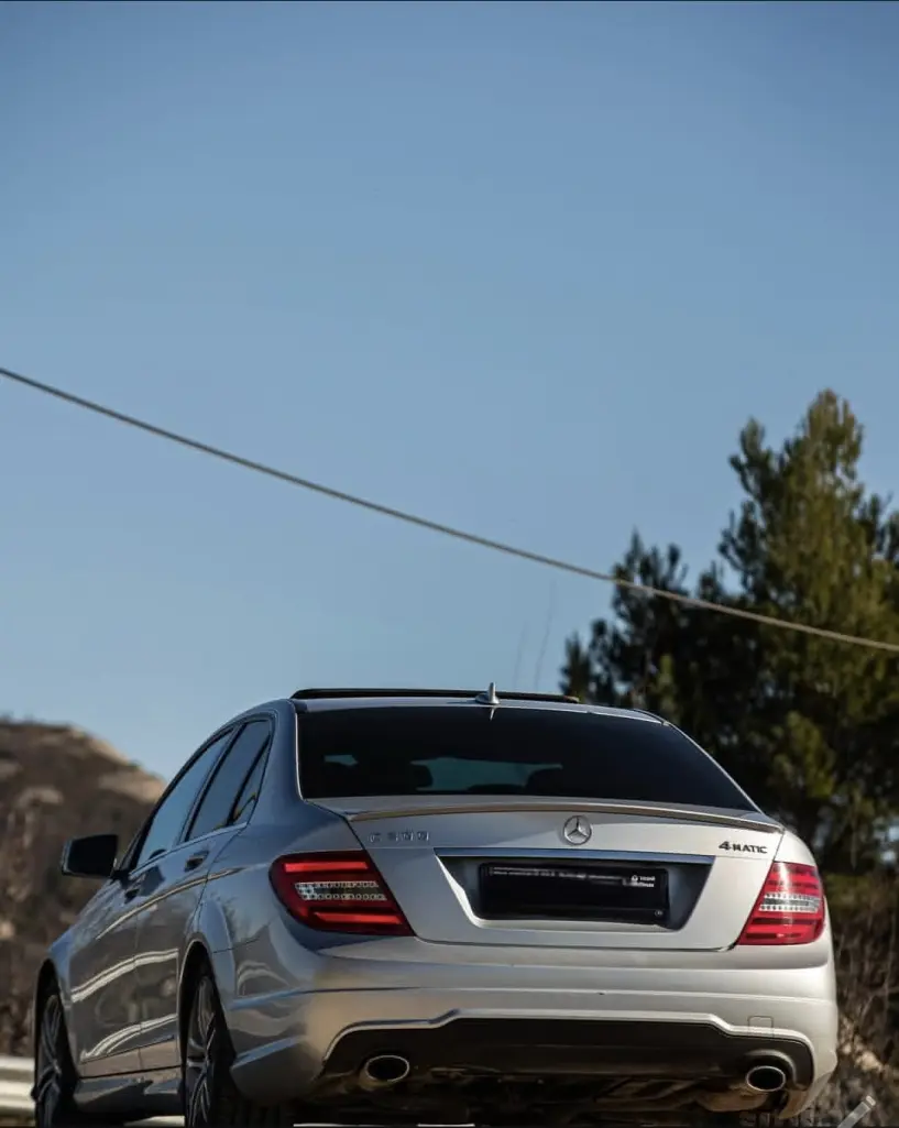 Wynajmij samochód w Tirana