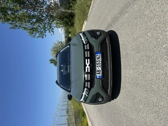 Noleggia una Dacia Sandero dell'anno 2024 a Tirana
