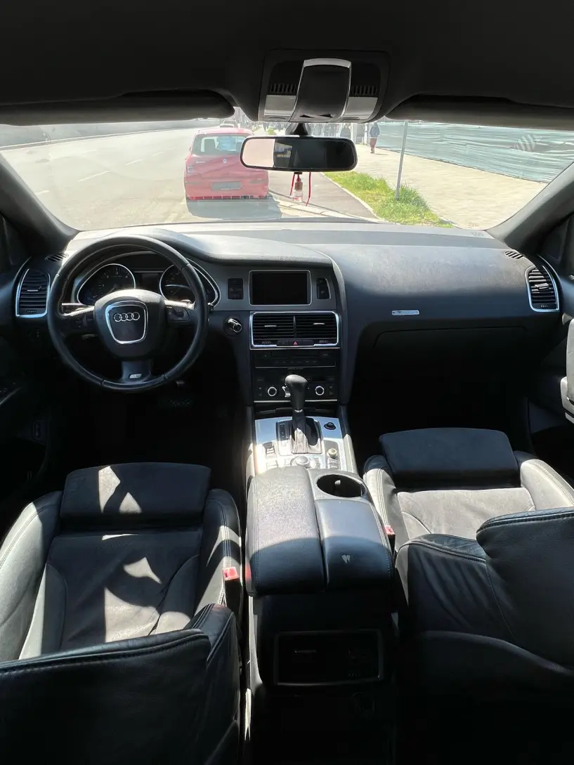 Alquila un coche en Tirana