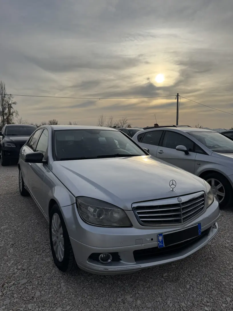 Louer une voiture à Tirana