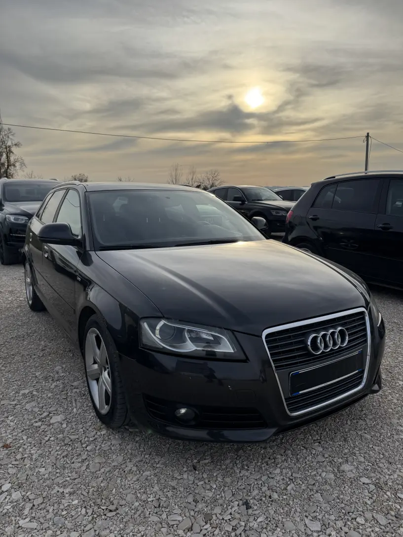 Alquila un coche en Tirana