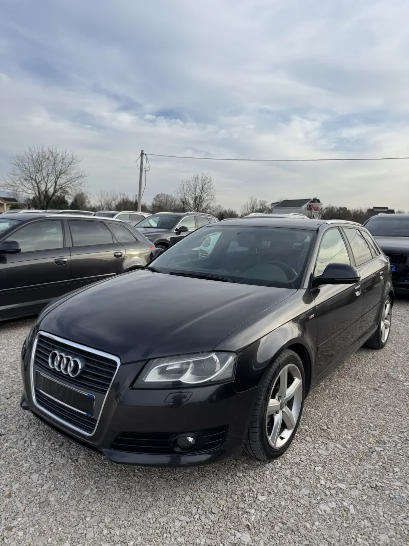 Alquila un coche en Tirana