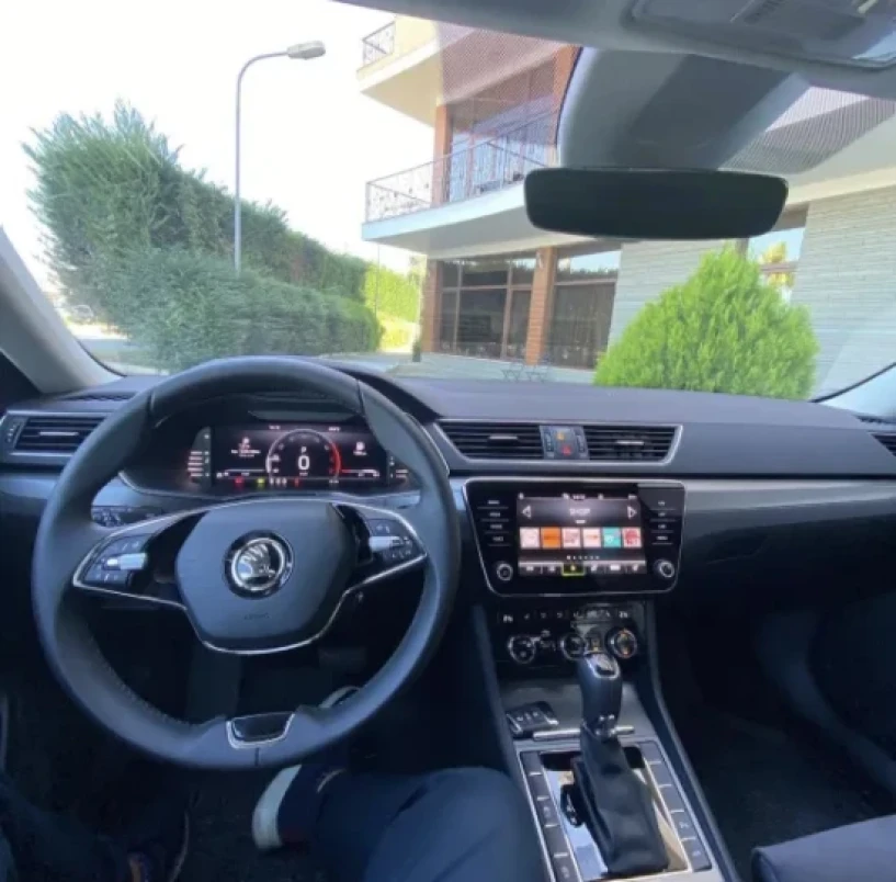 Alquila un coche en Tirana