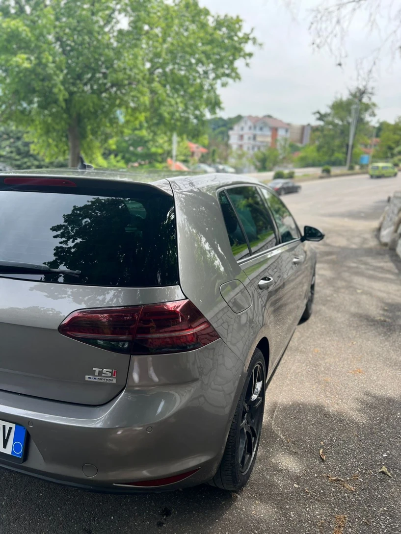 Noleggia un'auto a Tirana