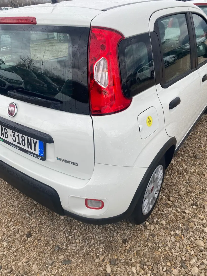 Alquila un coche en Tirana