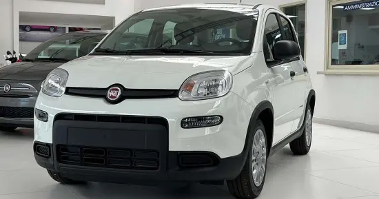 Alquila un 2024 Fiat New Panda en Tirana