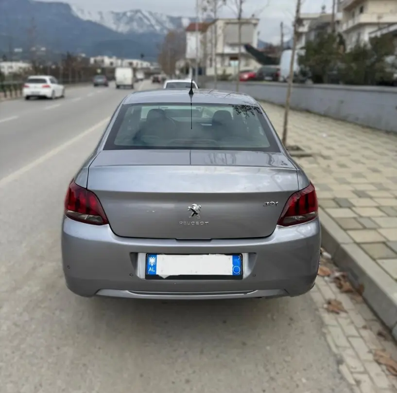 Louer une voiture à Tirana