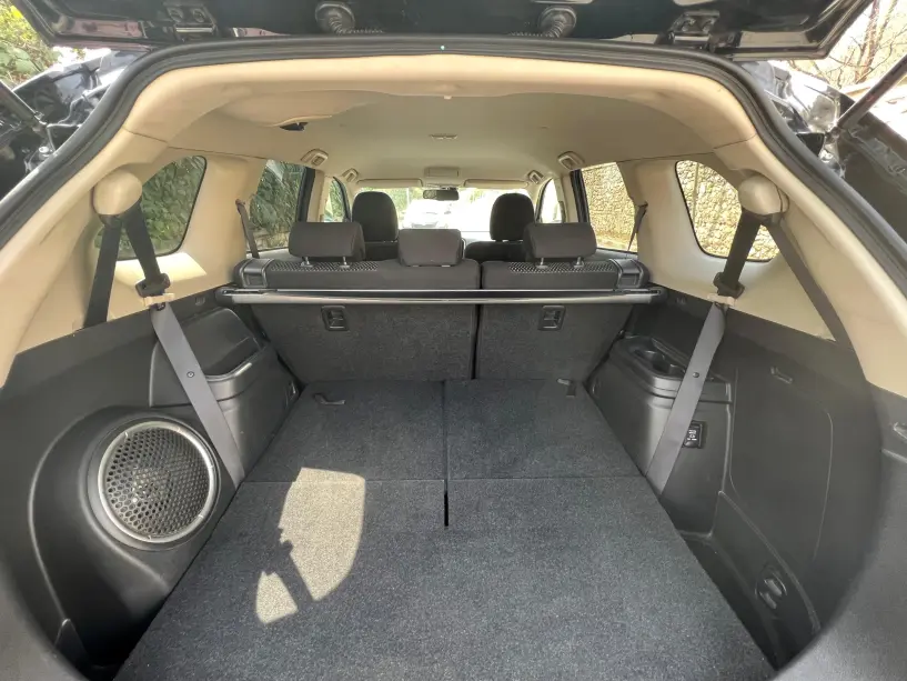 Merrni me qira një makinë në Tirana