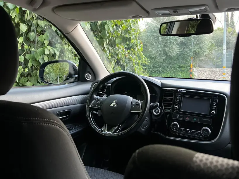 Merrni me qira një makinë në Tirana