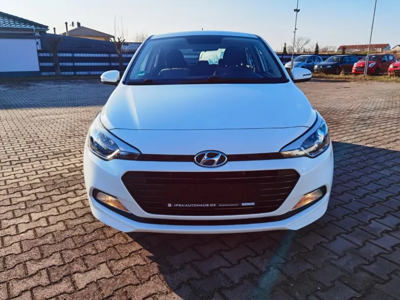 Alquila un coche en Tirana