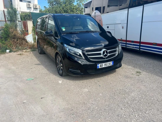 Alquila un 2018 Mercedes-Benz Vito en Tirana