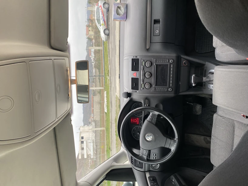 Alquila un coche en Tirana