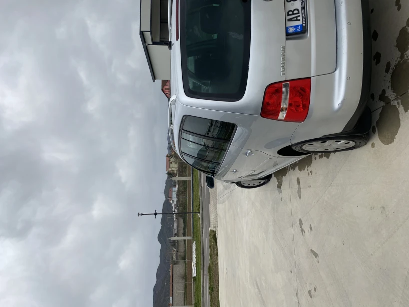 Alquila un coche en Tirana