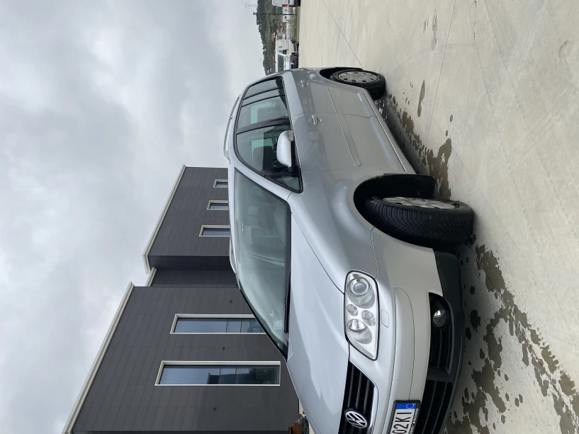 Alquila un coche en Tirana