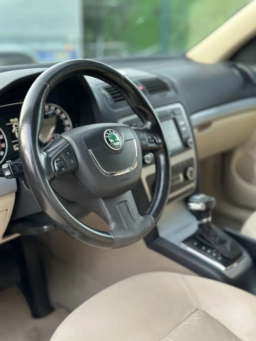 Merrni me qira një makinë në Elbasan