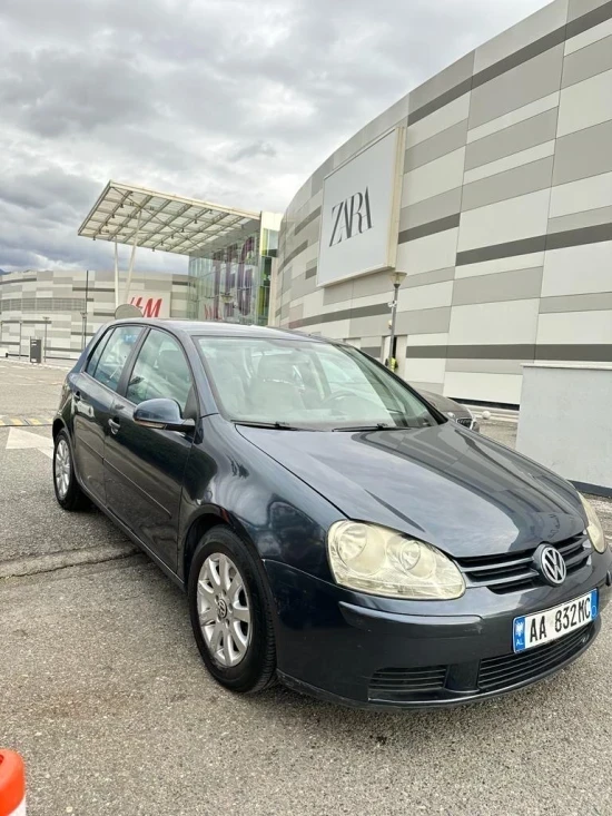 Rent a 2007 Volkswagen Golf 5 in Tirana