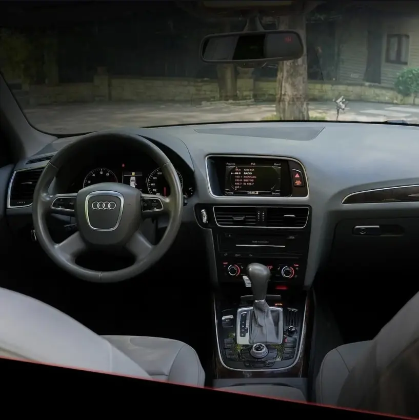 Merrni me qira një makinë në Tirana