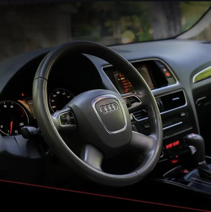 Merrni me qira një makinë në Tirana